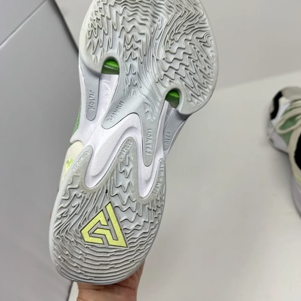Nike zoom freak